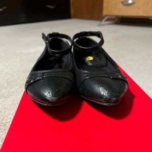 Flat black kids shoes used